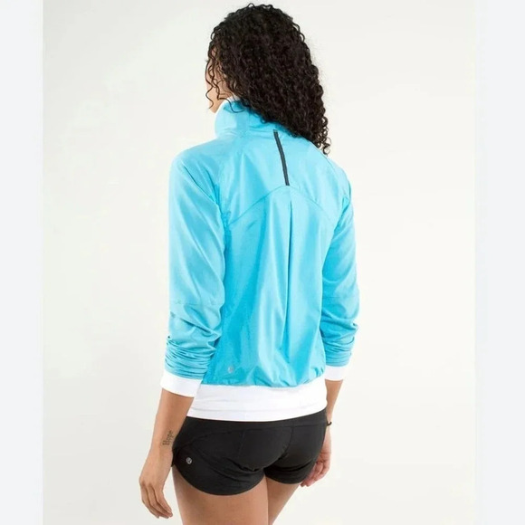 Lululemon Women Size 4 Track Attack Blue Jacket - Picture 2 of 5